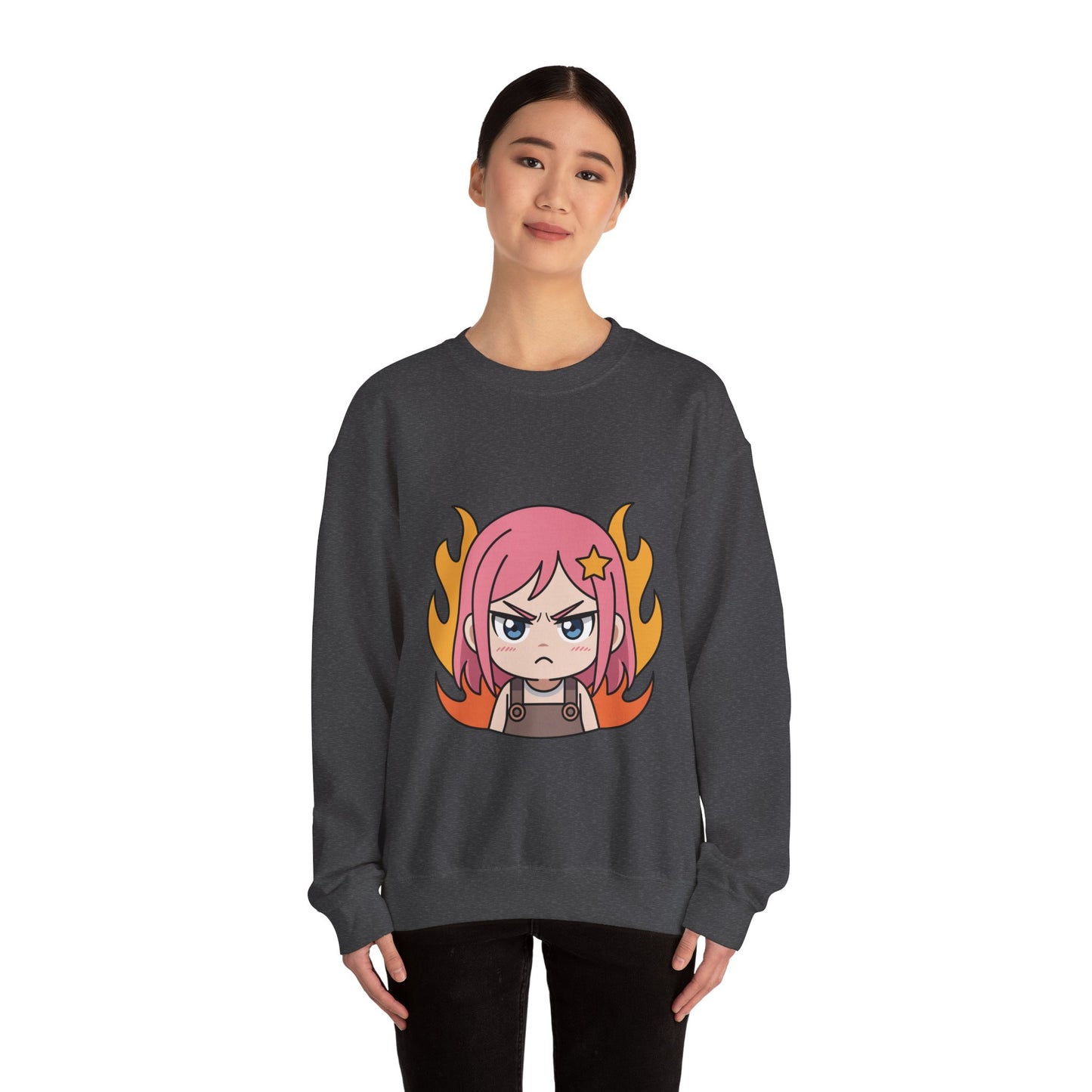 Sudadera de chica chibi enojada: adorable sudadera de cuello redondo con dibujos animados de anime y cabello flameante.