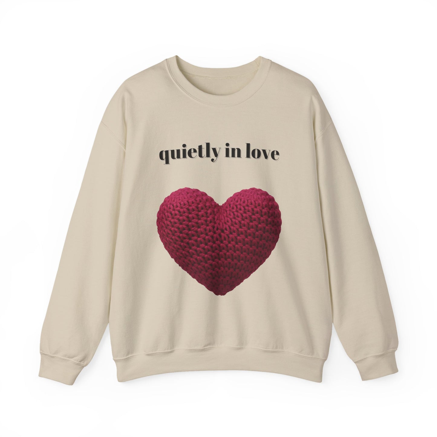 Sudadera de cuello redondo con corazón de San Valentín de Quietly in Love