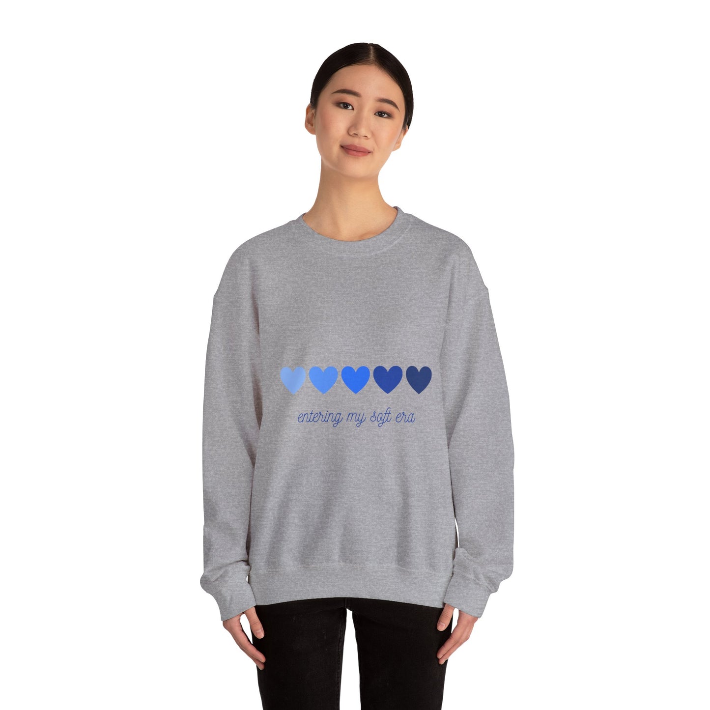 Sudadera de cuello redondo con gráfico de corazón azul «Entering My Soft Era»