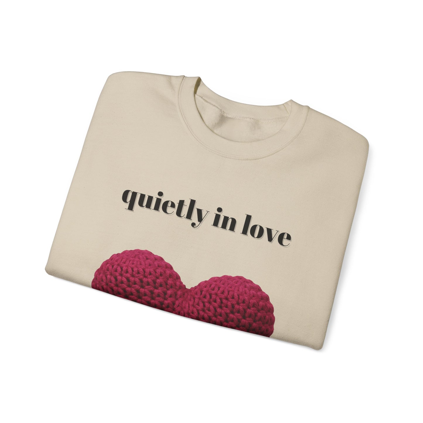 Sudadera de cuello redondo con corazón de San Valentín de Quietly in Love