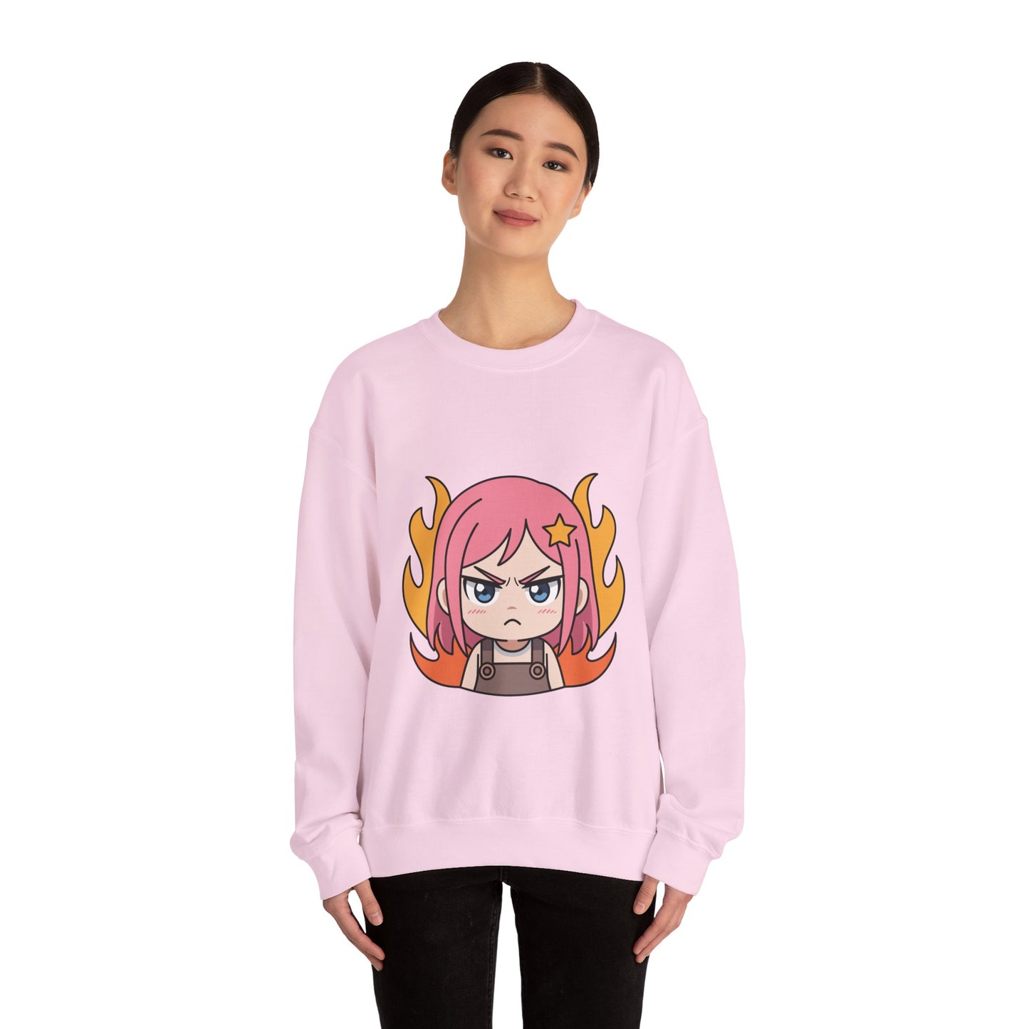 Sudadera de chica chibi enojada: adorable sudadera de cuello redondo con dibujos animados de anime y cabello flameante.